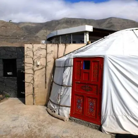 Sleeps 3 Wifi * Famara
